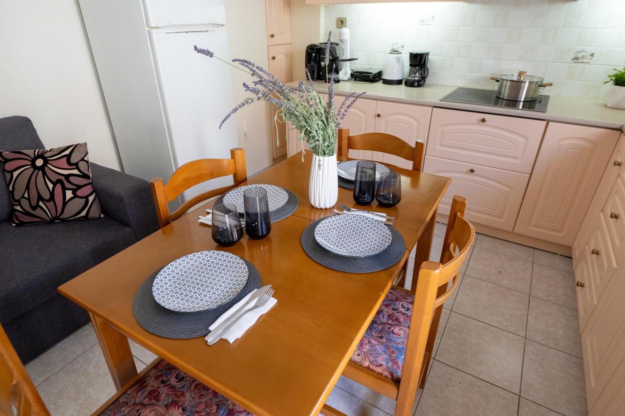 Mando Patrasso - Classical Apartment In The Center Of Patras With Free Parking Exterior foto