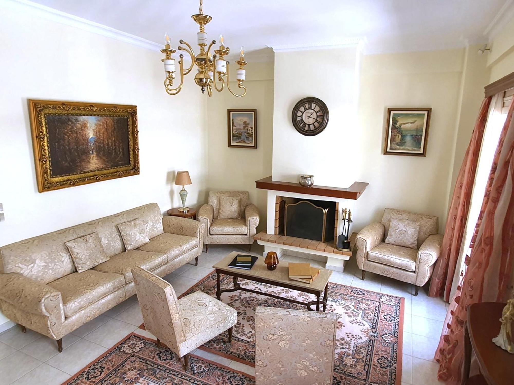 Mando Patrasso - Classical Apartment In The Center Of Patras With Free Parking Exterior foto