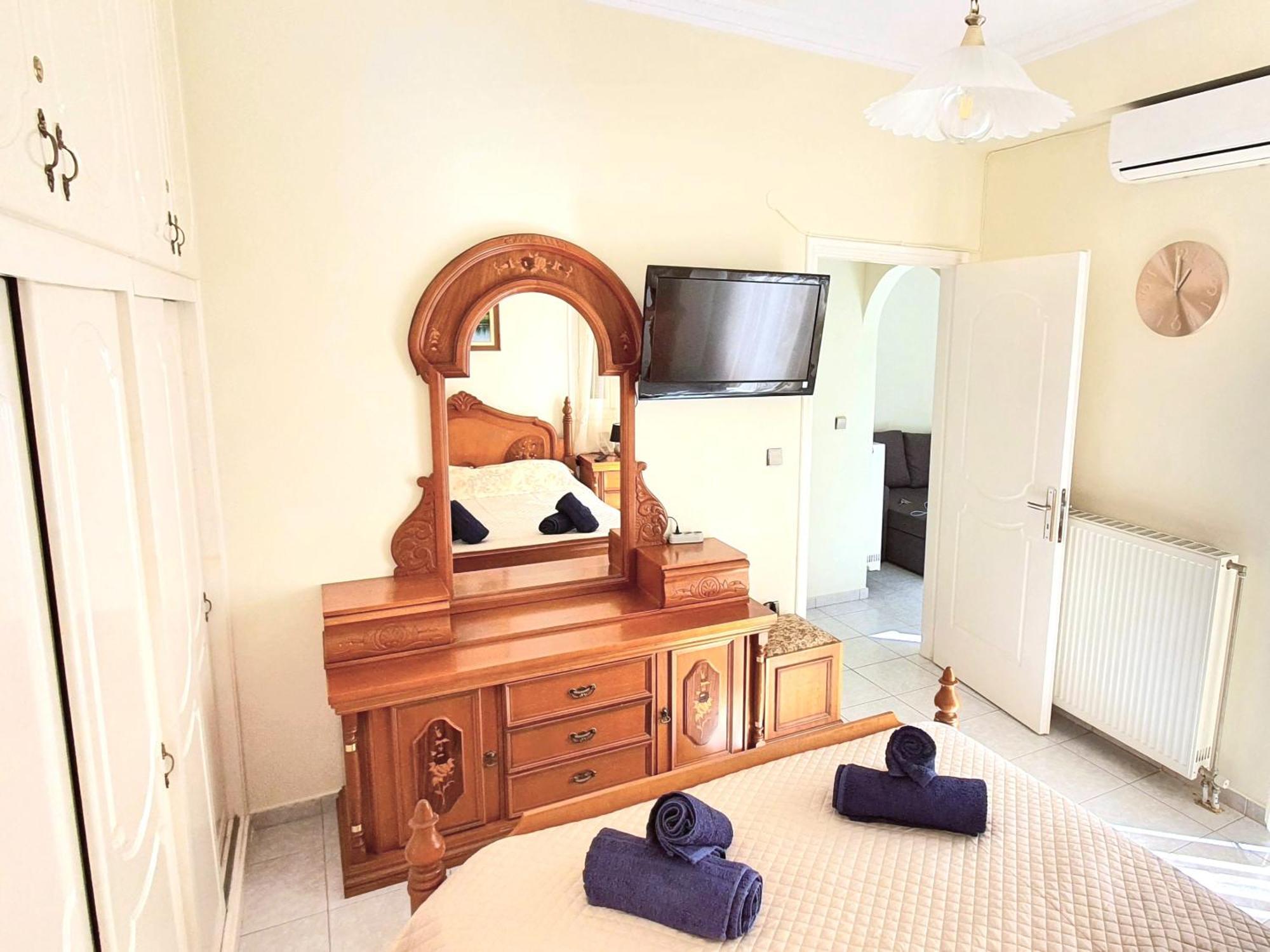Mando Patrasso - Classical Apartment In The Center Of Patras With Free Parking Exterior foto